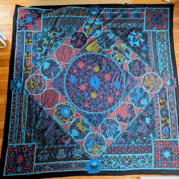 HERMÈS Collections Imperiales Cashmere Silk Shawl - Picture 4 of 5